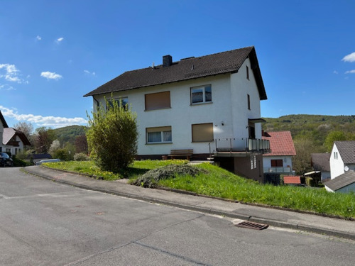 Aussenansicht - 9 Zimmer Mehrfamilienhaus, Wohnhaus in Waldkappel