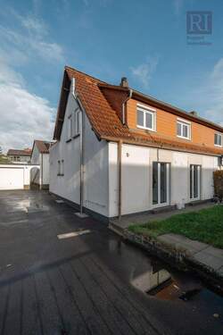 Hausansicht - 4 Zimmer Doppelhaushälfte in Würzburg