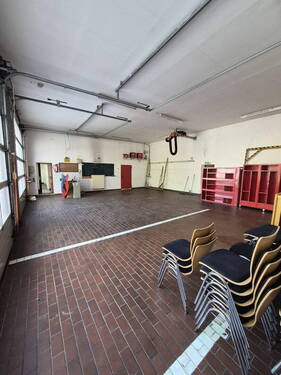 Fahrzeughalle - Ansicht 2 - 