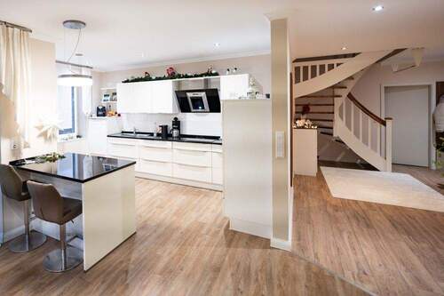 offener Küch-Essbereich - 