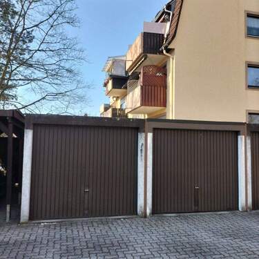 Garage links - 3 Zimmer Etagenwohnung in Lauf