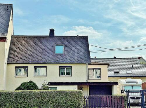 Straßenansicht - 7 Zimmer Einfamilienhaus zum Kaufen in Neukirchen/Erzgebirge