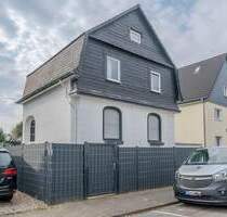 Großes Einfamilienhaus mit großem Garten in top Lage - renoviert & sofort frei - Leichlingen