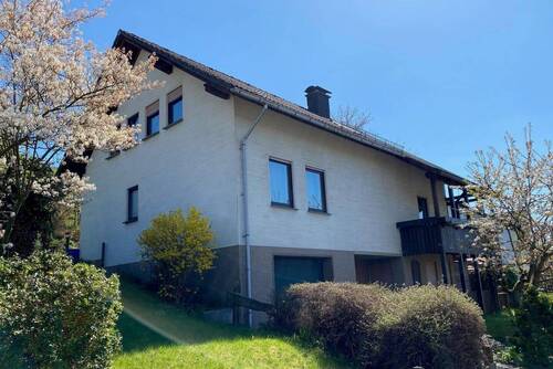 Straßenansicht - 5 Zimmer Einfamilienhaus zum Kaufen in Bad Berleburg