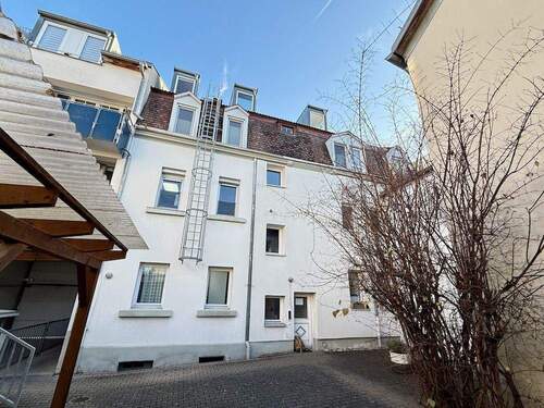 Aussenansicht - 2-Zimmer Dachgeschosswohnung zentrumsnah in Zirndorf