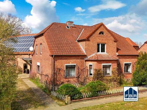 Repräsentativ und großzügig - Großzügiges Familienanwesen mit Potenzial in Moraas