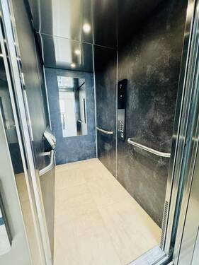 Aufzug - Etagenwohnung mit 58,00 m² in Berlin zur Miete