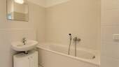 Badezimmer - 3 Zimmer Etagenwohnung zum Kaufen in Korschenbroich