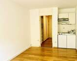 Flur mit Pantry - 1 Zimmer Etagenwohnung in München