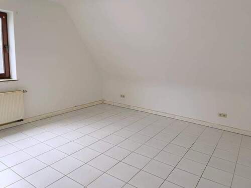 Wohnzimmer - 2 Zimmer Etagenwohnung zur Miete in Westerburg