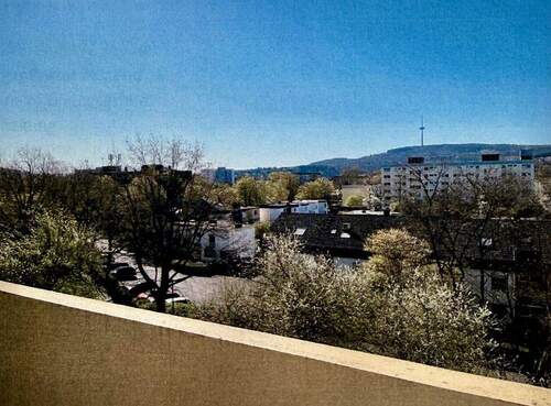 Blick vom Balkon - 3 Zimmer Etagenwohnung zum Kaufen in Koblenz