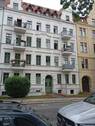 R 4 Straßenansicht - 3- Raum-Wohnung mit EBK und 2 Balkonen, Kelleranteil und Aufzug