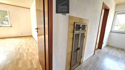 Flur und Eingang Schlafzimmer - Etagenwohnung mit 55,00 m² in Reichenbach an der Fils zum Kaufen