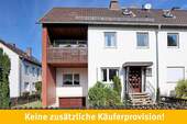 Vorderfront - Großes Reihenendhaus mit Wintergarten und gepflegten Garten