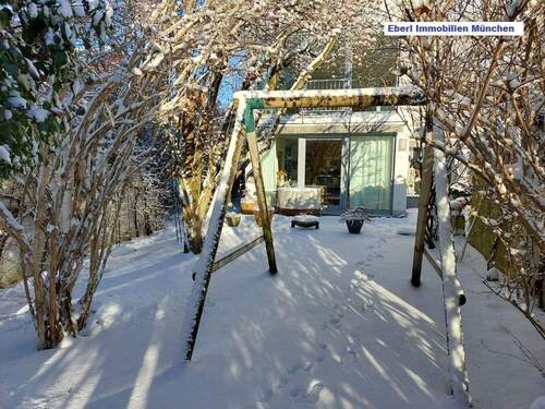 Ansicht Winter - Ruhe, Qualität und Raum zum Leben - ein Zuhause, das Familien und Paare gleichermaßen begeistert.