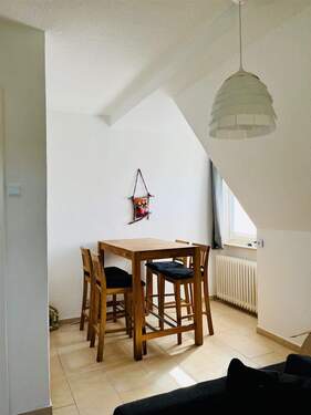 Wohnzimmer Teil 2 - 2 Zimmer Etagenwohnung in Aurich