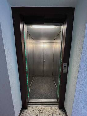 Aufzug direkt auf der Etage - 