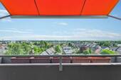 Blick 8. Etage - Leerstehend, barrierefrei, teilmodernisiert, 3 Zimmer !
