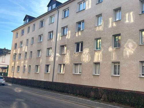 Wohnhausansicht - 2-Zimmer-Wohnung in Markkleeberg mit Parkplatz