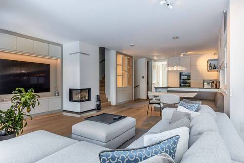 Offener Wohn- und Essbereich - 6 Zimmer Doppelhaushälfte zum Kaufen in München