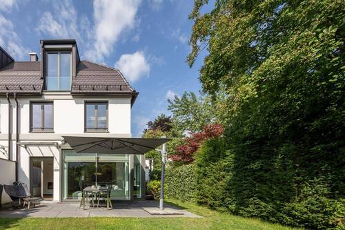 Außenbild - 6 Zimmer Doppelhaushälfte in München