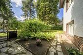 Vorgarten - 5 Zimmer Einfamilienhaus zum Kaufen in Berlin