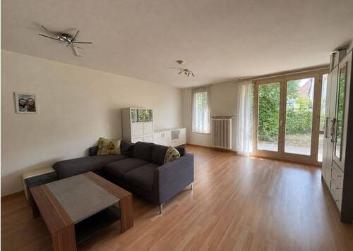 Wohn-Essbereich - 1,5-Zimmer Wohnung mit Garten - 540,00&nbsp;EUR Kaltmiete, ca.&nbsp; 43,50&nbsp;m&sup2;&nbsp;Wohnfl&auml;che