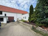 Blick zur Scheune - 1 Zimmer Mehrfamilienhaus, Wohnhaus zum Kaufen in Berlstedt