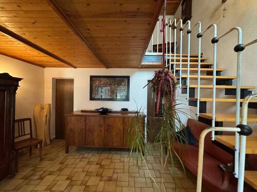 Hausflur - Hauseingang rechts - 