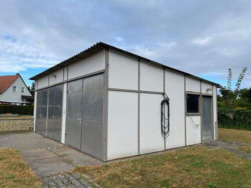 Garagen - Einfamilienhaus mit 155,00 m² in Neuhardenberg zum Kaufen