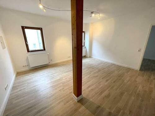 Wohn-/Esszimmer - 4 Zimmer Etagenwohnung zur Miete in Kaiserslautern