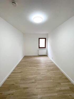 Zimmer - Etagenwohnung mit 98,00 m&sup2; in Kaiserslautern zur Miete