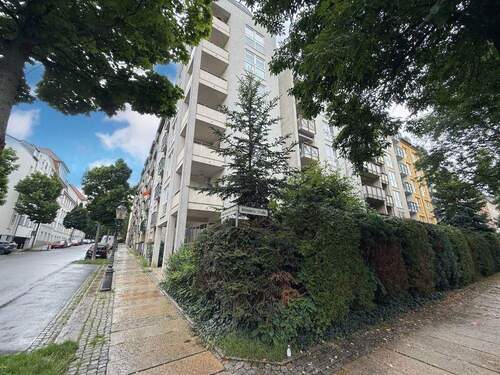 Südansicht Gebäude - Etagenwohnung mit 62,50 m&sup2; in Chemnitz zur Miete