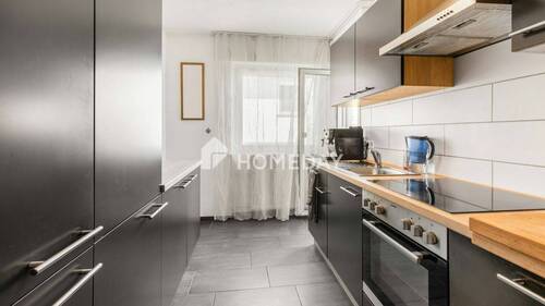 Küche 1 - Lichtdurchflutete 2-Zimmer-Wohnung mit Loggia und Wintergarten