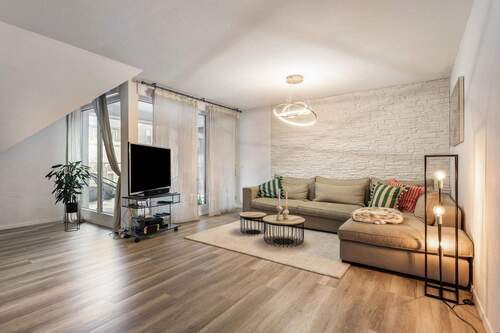 Wohnen - Top DG-Wohnung in zentraler Lage