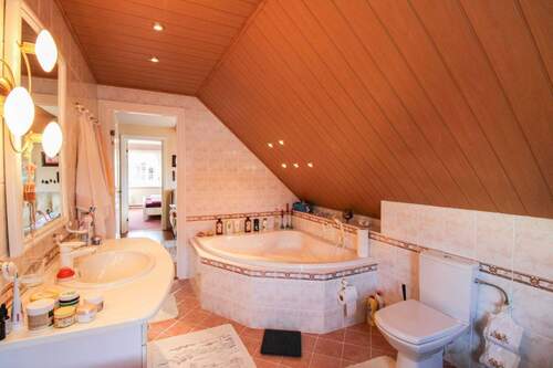 Familienbad im OG - 3 Zimmer Einfamilienhaus in Zarrendorf