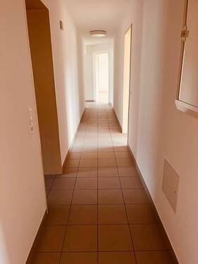 Großer Flur.jpg - 3 Zimmer Etagenwohnung in Saarburg