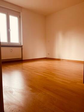 weitere Schlafzimmeransicht.jpg - 