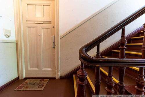 Treppenhaus - 1 Zimmer Etagenwohnung in Berlin