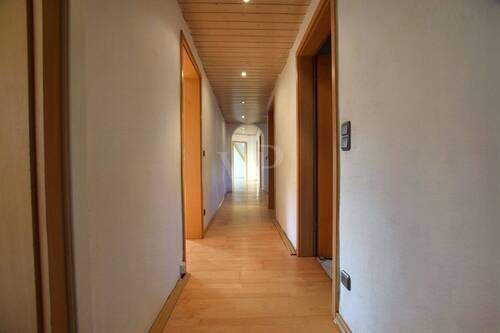 Flur - 3 Zimmer Etagenwohnung zum Kaufen in Rügland