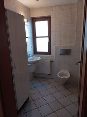 WC mit Einbauschrank - 3 Zimmer Etagenwohnung in Lauf an der Pegnitz