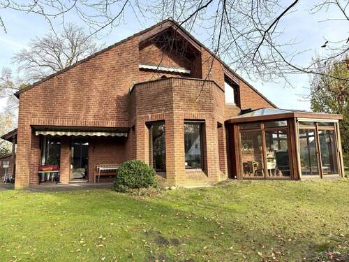 Außenansicht - 6 Zimmer Einfamilienhaus zum Kaufen in Bielefeld