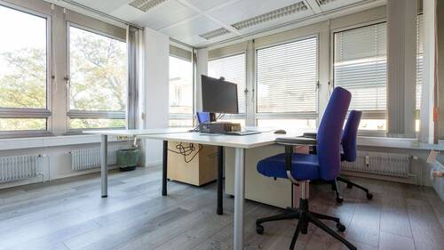 Titelbild - Helle, zentrale Büroräume mit Skylineblick - flexibel, inkl. Empfang & Küche