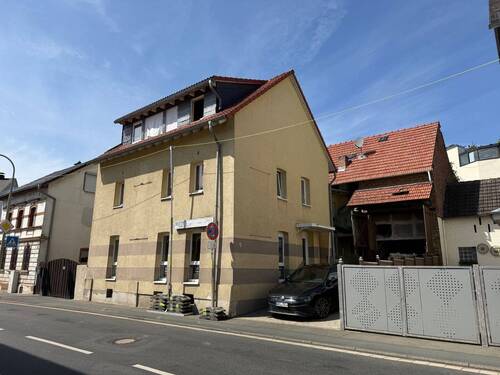 Straßenansicht - Wohnen und Arbeiten im Ortskern von Oberbrechen
