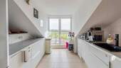 Küche 1 - Gepflegte & helle Dachgeschosswohnung - 3 Zimmer, großer Balkon & Carport in ruhiger Lage