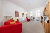 Wohnzimmer mit Balkon - 