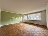Wohnzimmer - Helle, gemütliche 2 22-Zimmer-Wohnung mit großer Loggia in Oldenfelde
