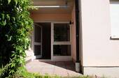 Blick zur Terrasse - * 2-RWE mit kleinem Garten * Laminat * BadWanne * KücheFenster * TG-Stellplatz möglich *