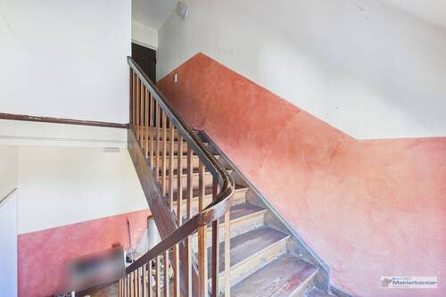 Treppenhaus - Etagenwohnung mit 73,00 m&sup2; in Greifswald zum Kaufen