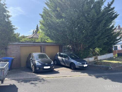 Doppelgarage/2 Stellplätze - 